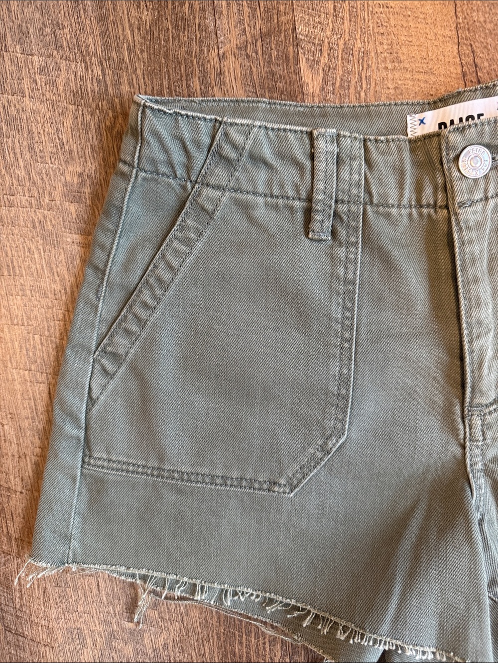PAIGE Women’s Maisley Utility Washed Olive High-Rise Frayed Hem Shorts Size 26 - Picture 7 of 16